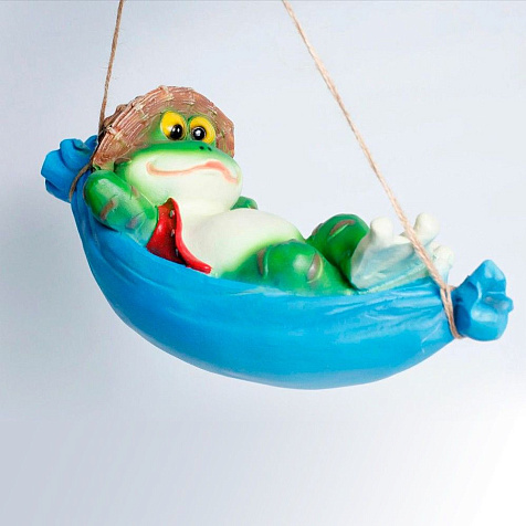 Фигура садовая Лягушка в гамаке купить в СОМ